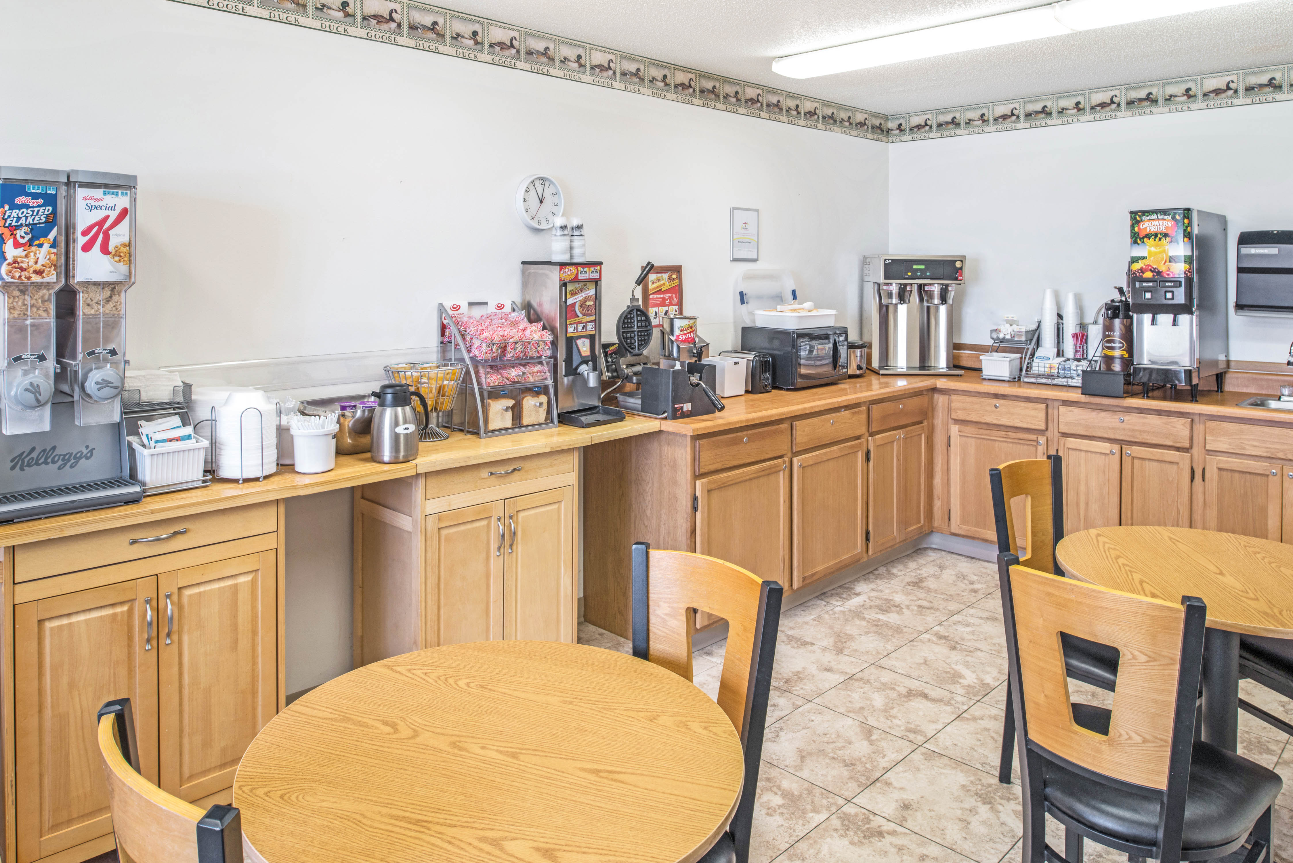 Free breakfast at Super 8 by Wyndham Nebraska City in Percival, Iowa